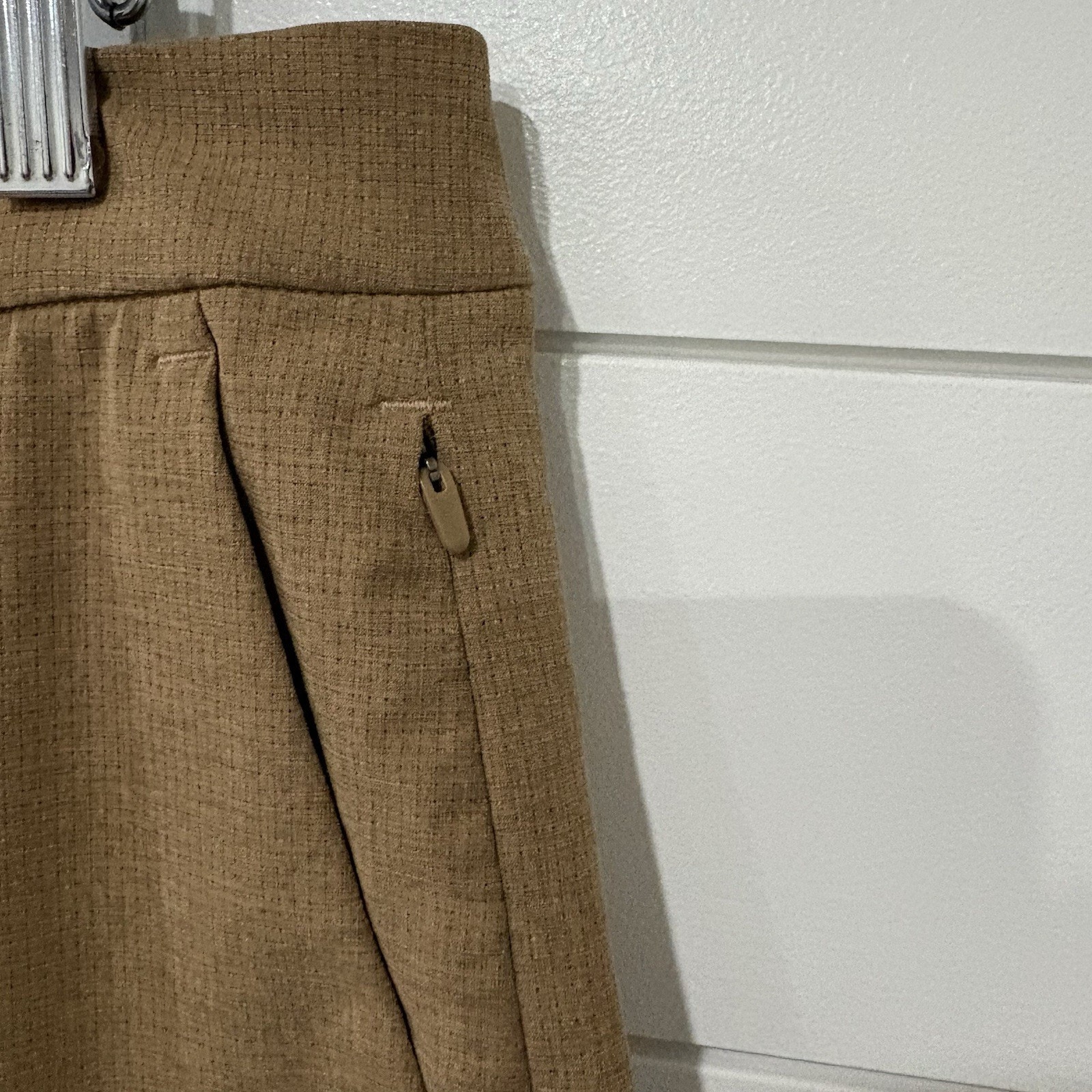 Random Golf Club Rgc | Shorts Khaki Brown Pockets Performance- Size 32 — image 4 of 8